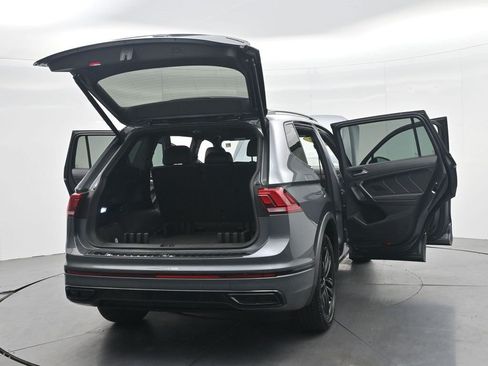 Used 2022 Volkswagen Tiguan SE R-Line AWD/4WD image 42