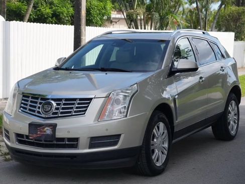 Used 2015 Cadillac SRX Luxury w/ Driver Assist Package AWD/4WD image 4