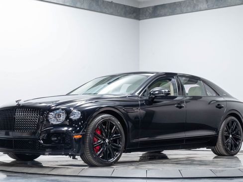 Used 2021 Bentley Flying Spur W12 AWD/4WD image 2