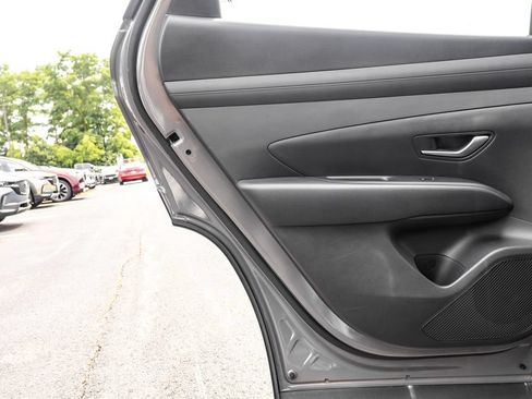 Certified 2025 Hyundai Tucson SE AWD/4WD image 30