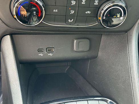 Used 2025 Buick Encore GX Preferred FWD image 28