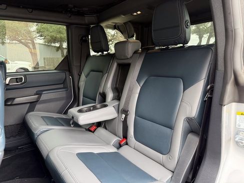 Used 2024 Ford Bronco Outer Banks image 20