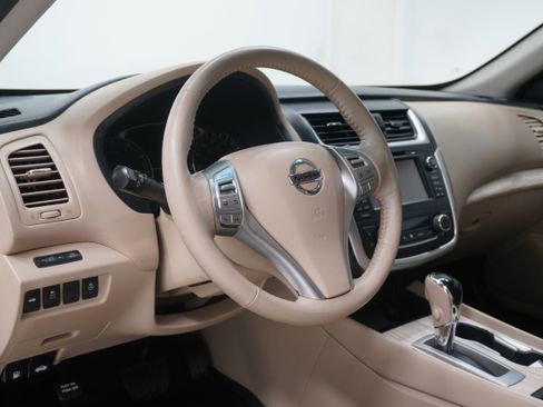 Used 2017 Nissan Altima 2.5 SL w/ Technology Package image 9