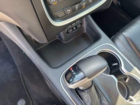 Used 2019 Dodge Durango SXT AWD/4WD image 12