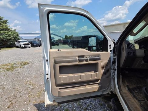 Used 2009 Ford F350 4x4 Crew Cab Super Duty image 2