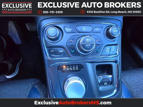 Used 2015 Chrysler 200 S w/ Comfort Group image 27