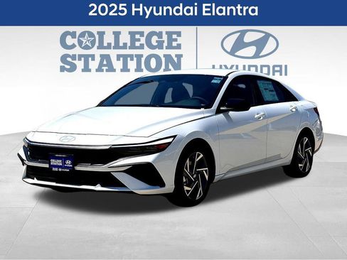 Used 2025 Hyundai Elantra Sport w/ Cargo Package FWD image 3