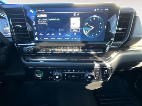 Used 2022 Chevrolet Silverado 1500 LT image 11