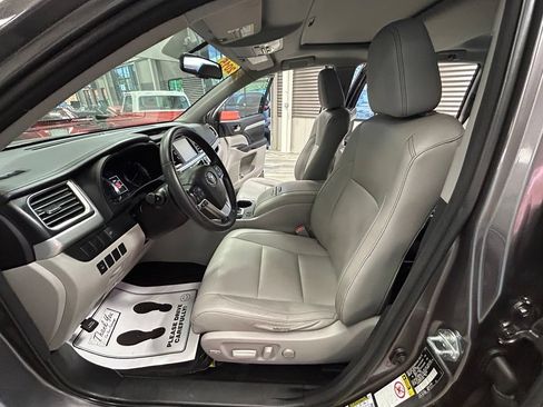 Used 2015 Toyota Highlander XLE AWD/4WD image 59