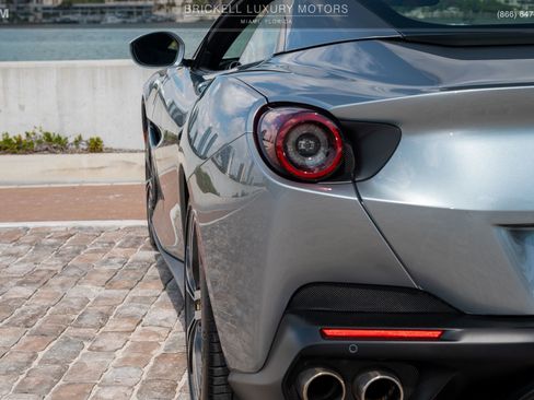 Used 2019 Ferrari Portofino image 52