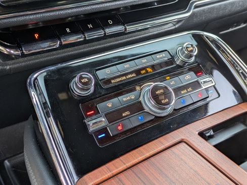 Used 2024 Lincoln Navigator L 4WD image 27