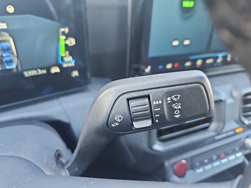 Used 2024 Ford Mustang EcoBoost image 17