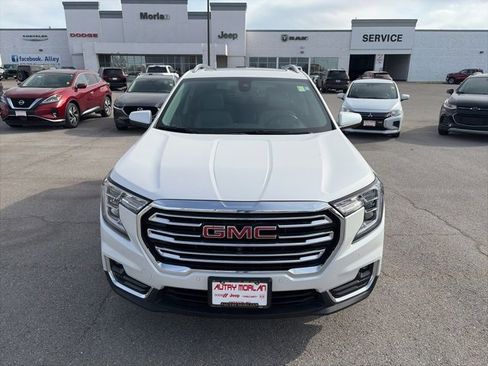 Used 2022 GMC Terrain SLT w/ Tech Package image 9