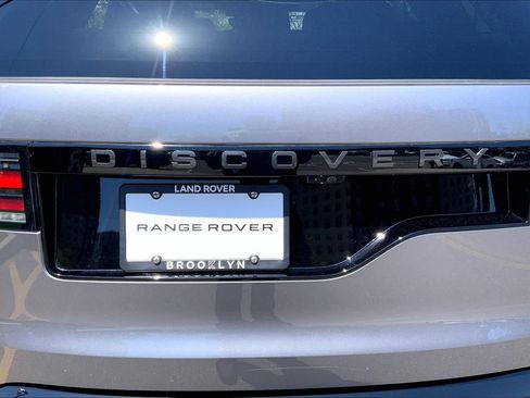 Certified 2025 Land Rover Discovery Dynamic SE AWD/4WD image 8