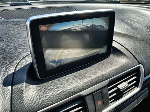 Used 2016 MAZDA MAZDA3 i Sport w/ Preferred Equipment Package FWD image 29