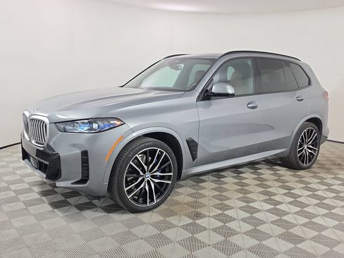 Used 2024 BMW X5 sDrive40i w/ M Sport Package RWD image 3