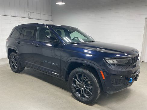 Used 2024 Jeep Grand Cherokee Limited 4xe AWD/4WD image 3