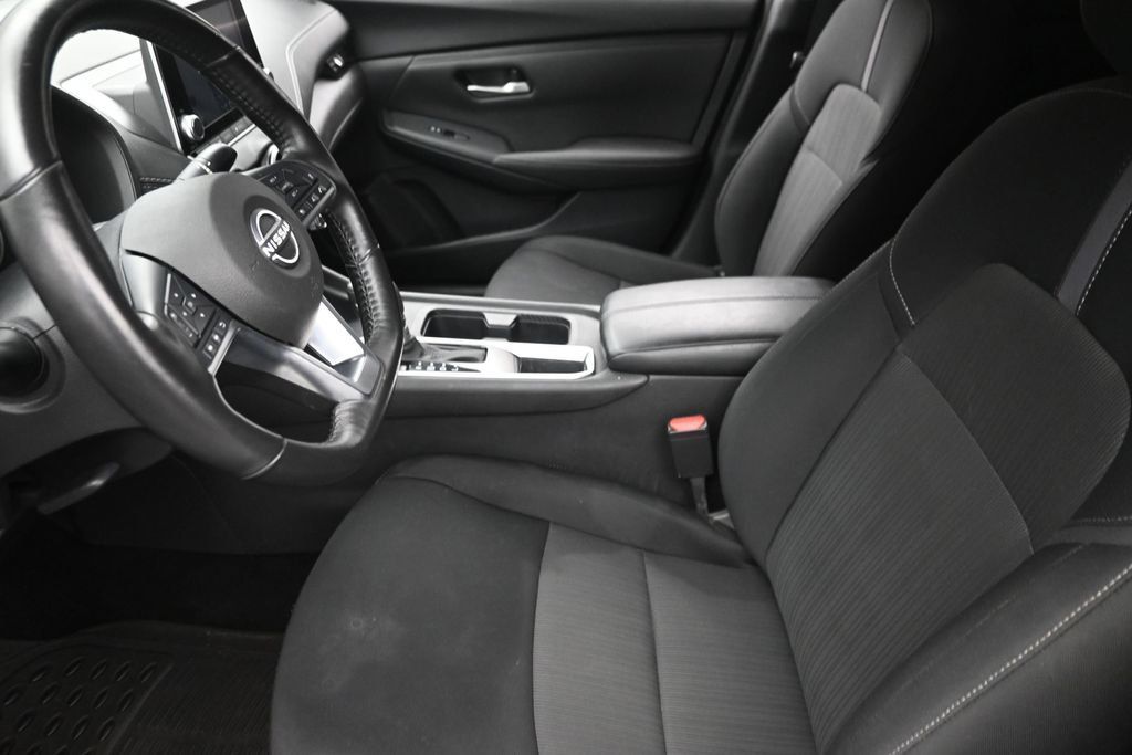 Used 2025 Nissan Sentra SV w/ All-Weather Package FWD image 16