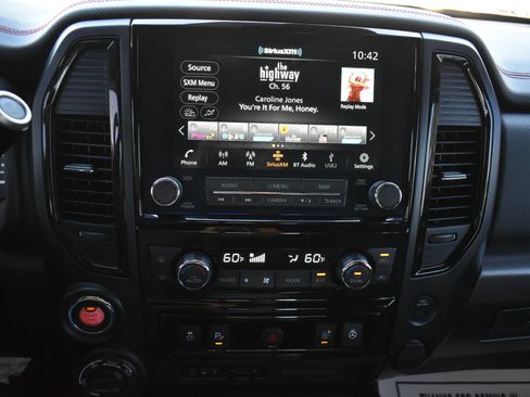 Used 2024 Nissan Titan PRO-4X w/ Pro-4x Convenience Package AWD/4WD image 25