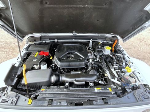 Used 2023 Jeep Wrangler Unlimited Sahara image 24