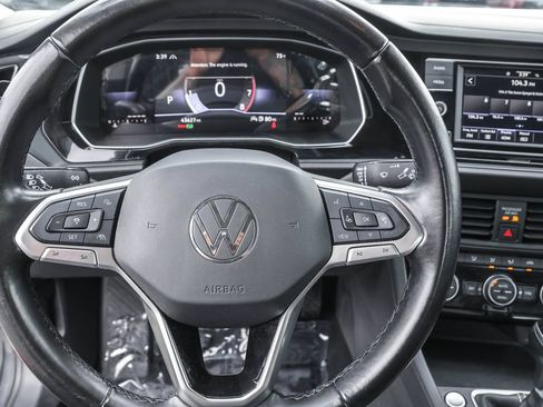 Certified 2023 Volkswagen Jetta SE FWD image 17