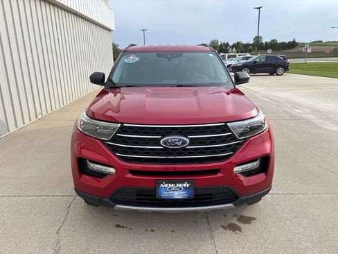 Used 2022 Ford Explorer XLT w/ Equipment Group 202A AWD/4WD image 2