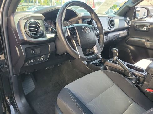 Used 2023 Toyota Tacoma TRD Off-Road image 17