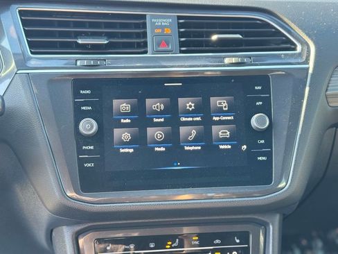 Used 2022 Volkswagen Tiguan SEL R-Line AWD/4WD image 20