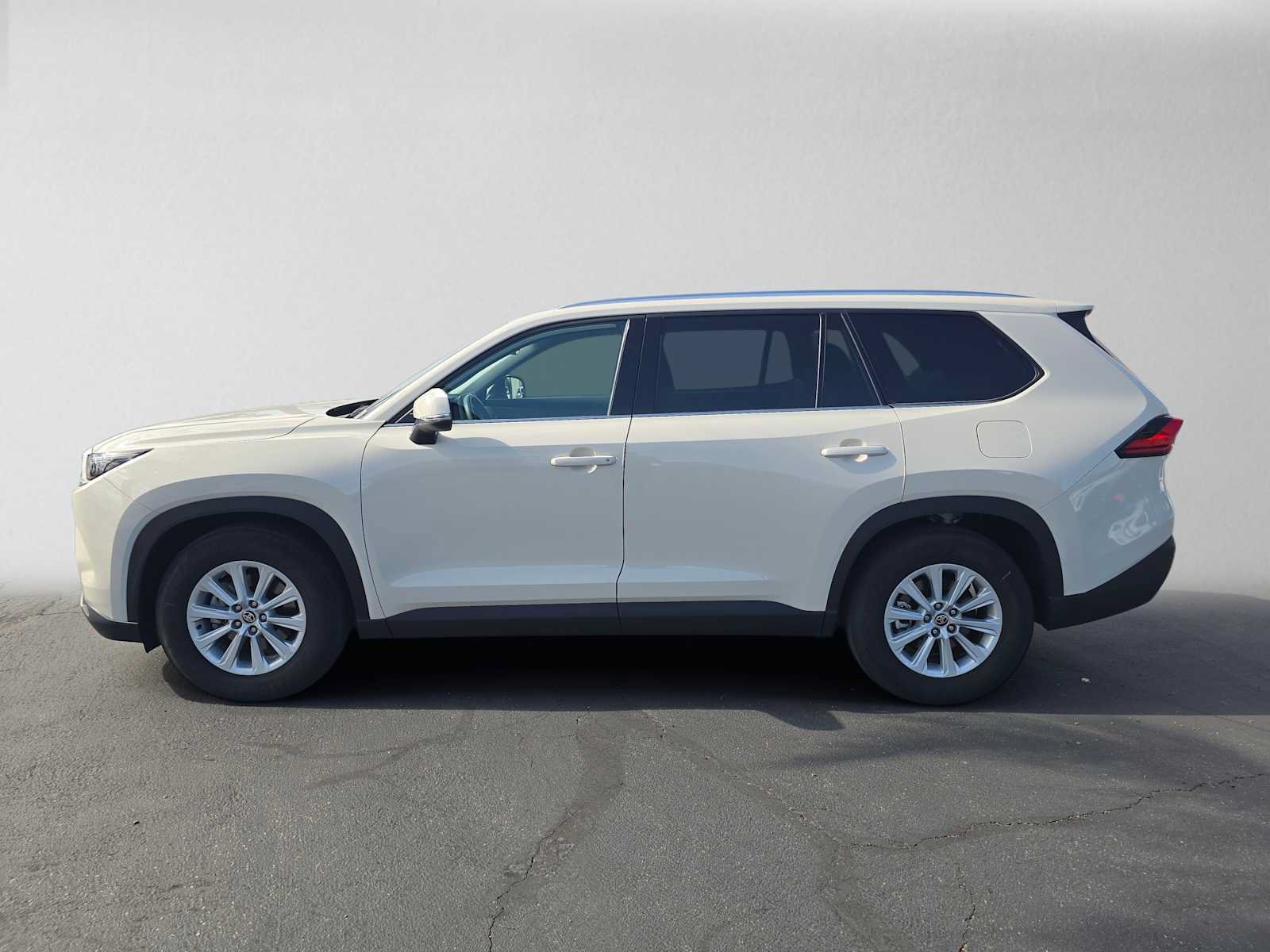 Certified 2024 Toyota Grand Highlander FWD image 6