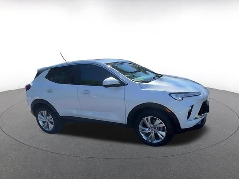 Used 2025 Buick Encore GX Preferred FWD image 2