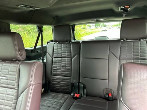 Certified 2022 Cadillac Escalade ESV Premium Luxury Platinum w/ LPO, Radiant Package AWD/4WD image 10