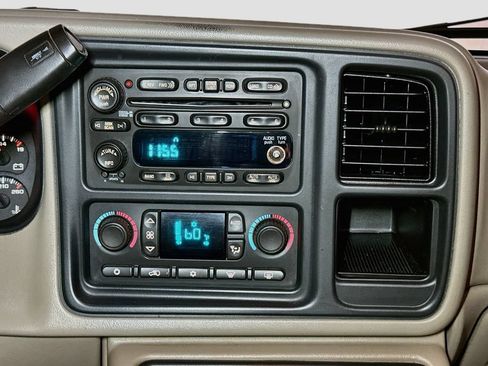 Used 2007 GMC Sierra 3500 SLT w/ Heavy-Duty Power Package AWD/4WD image 12