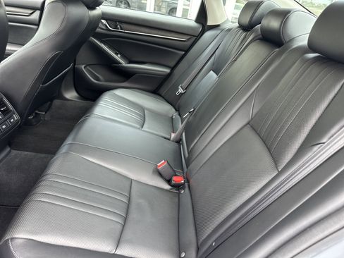 Used 2021 Honda Accord Touring image 12