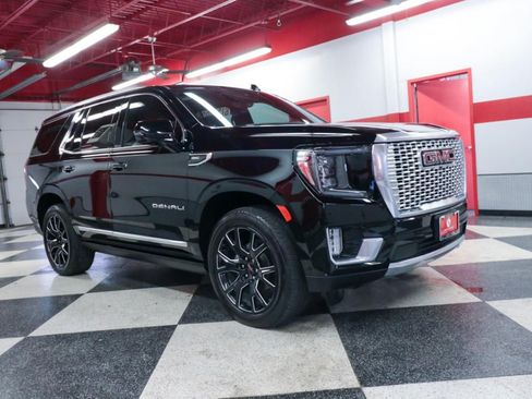 Used 2024 GMC Yukon Denali w/ Denali Reserve Package AWD/4WD image 2