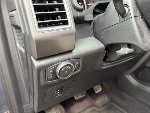 Used 2016 Ford F150 XLT w/ Equipment Group 302A Luxury AWD/4WD image 9