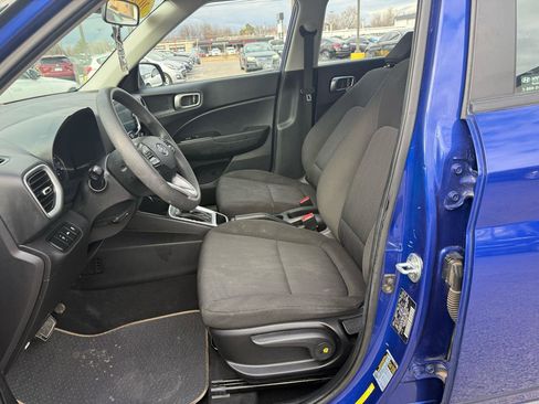 Used 2021 Hyundai Venue SE image 9