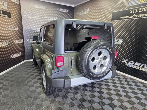 Used 2015 Jeep Wrangler Sahara w/ Connectivity Group AWD/4WD image 11