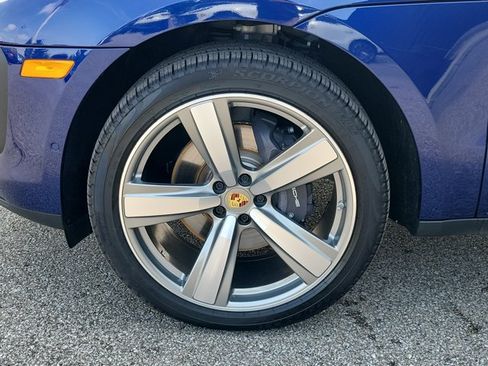 Certified 2026 Porsche Macan Turbo AWD/4WD image 14