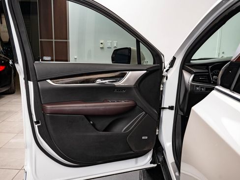 Used 2022 Cadillac XT6 Premium Luxury w/ LPO, Floor Liner Package AWD/4WD image 27