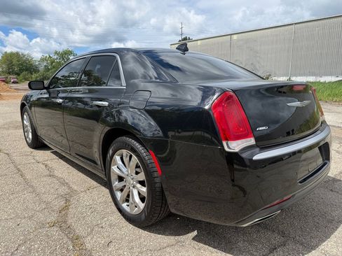 Used 2015 Chrysler 300 C Platinum w/ Harman/Kardon Audio Group AWD/4WD image 5