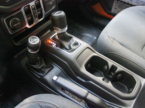 New 2025 Jeep Gladiator Sport image 19