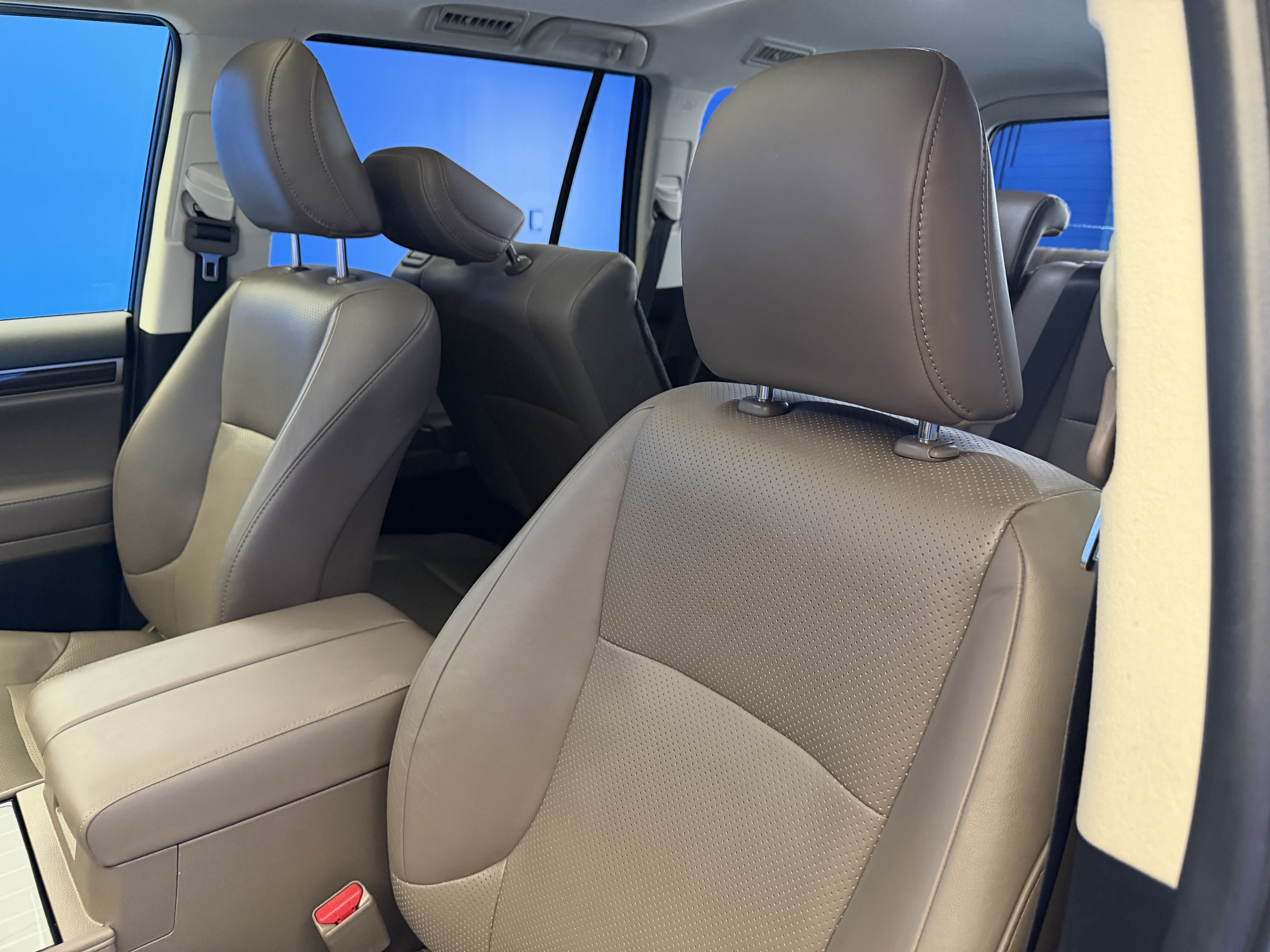 Used 2020 Lexus GX 460 Luxury w/ Accessory Package AWD/4WD image 12