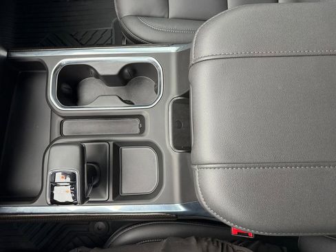 Used 2026 Chevrolet Silverado 1500 LT Trail Boss w/ LT Trail Boss Premium Package AWD/4WD image 28