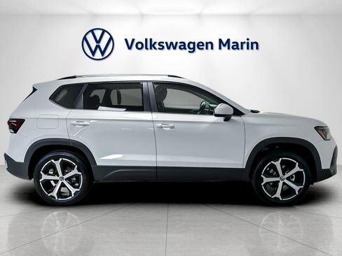 New 2026 Volkswagen Taos SEL image 6