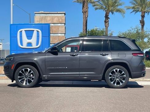 Used 2022 Jeep Grand Cherokee Overland w/ Luxury Tech Group IV image 7