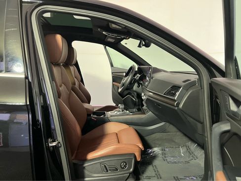Used 2023 Audi Q5 2.0T Premium w/ Convenience Package image 29