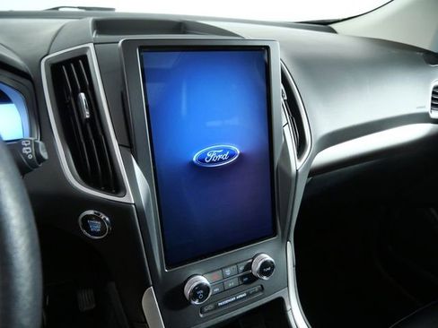 Certified 2024 Ford Edge SEL w/ Convenience Package AWD/4WD image 17