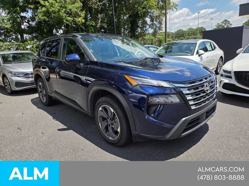 Used 2025 Nissan Rogue SV FWD image 16