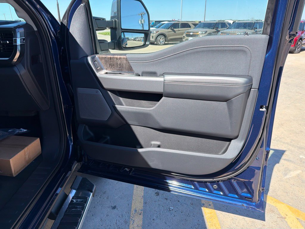 New 2027 Ford F350 Lariat w/ Lariat Premium Package AWD/4WD image 26