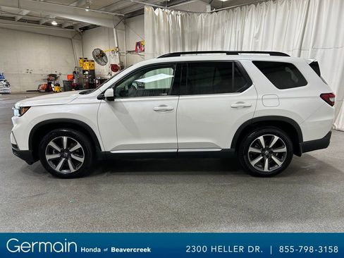 Used 2025 Honda Pilot Elite image 6